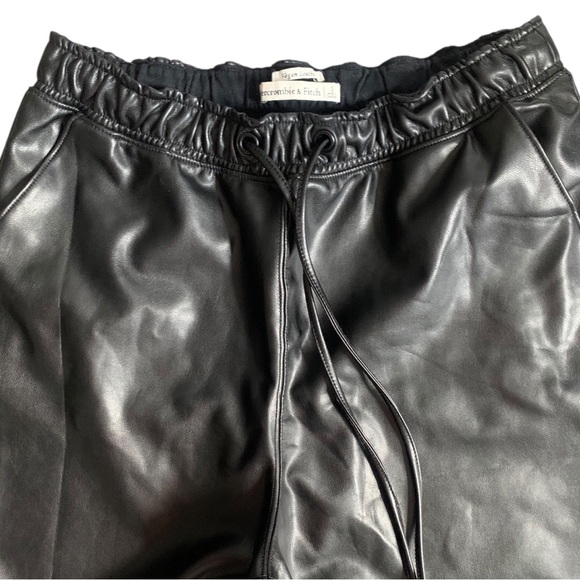 ⚫️Abercrombie & Fitch faux leather sweatpants in black⚫️ - Picture 7 of 10